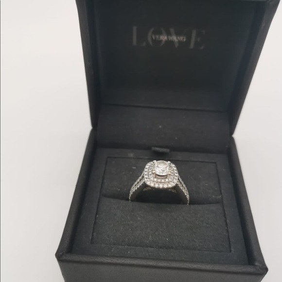 Vera Wang wedding set. - Picture 8 of 11